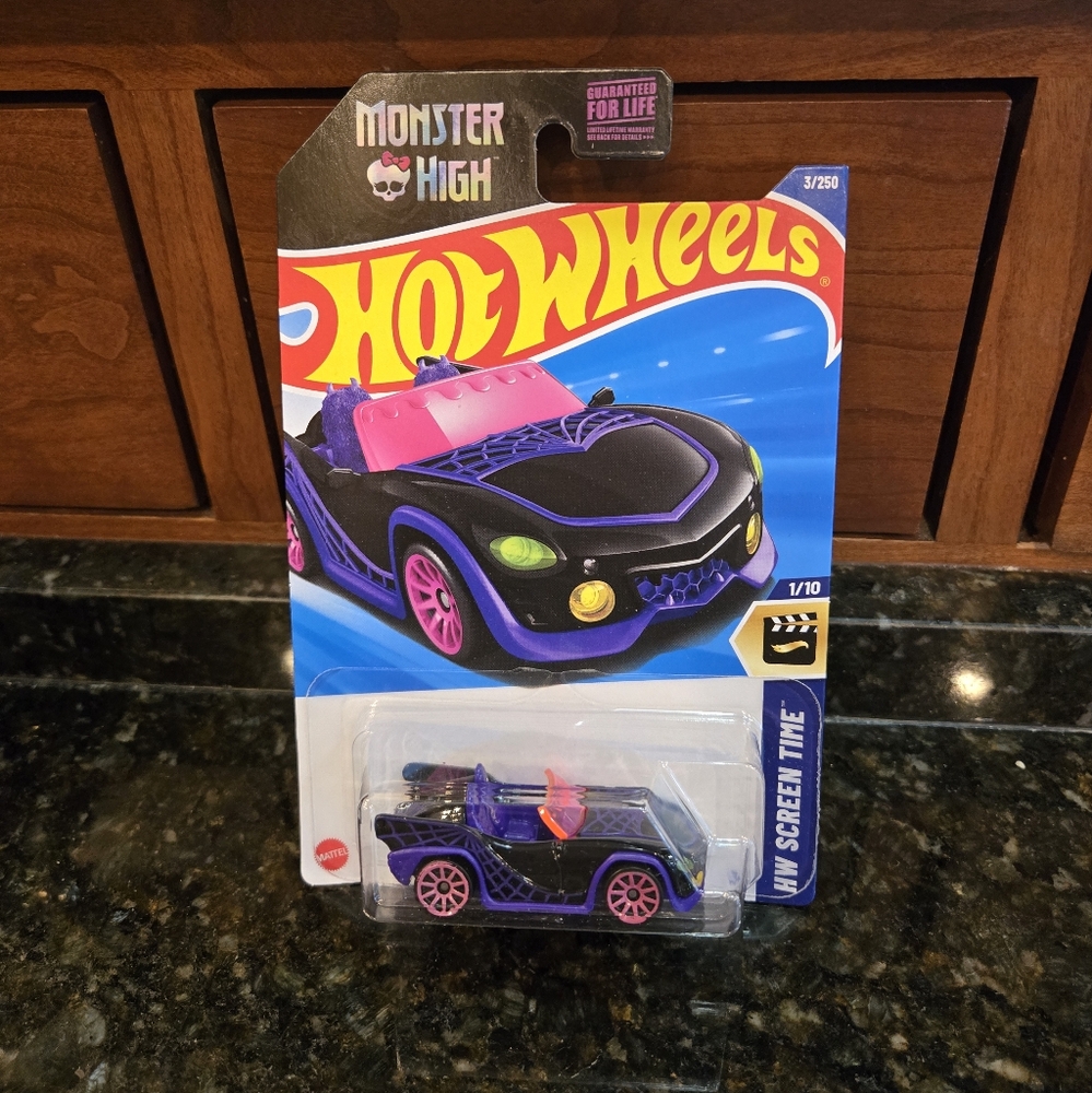 Hot‎ Wheels Monster High Black Purple Car